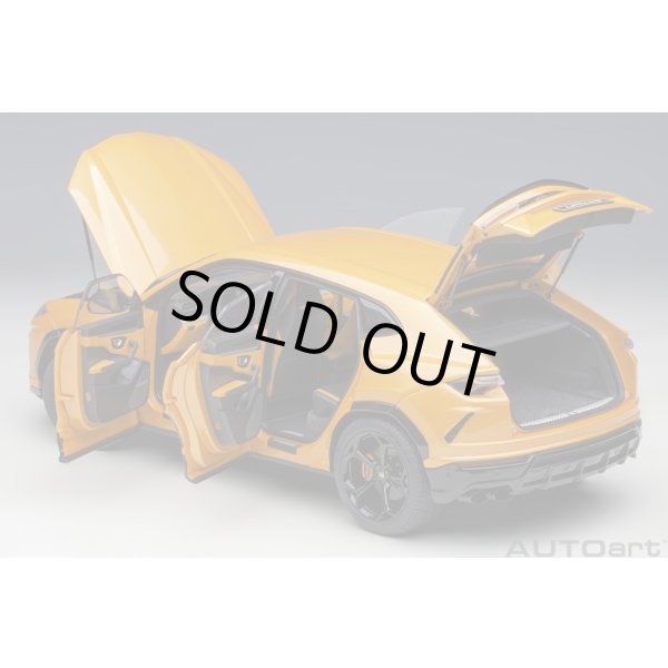画像15: AUTOart 1/18 Lamborghini Urus (Arancio Borealis) (15)