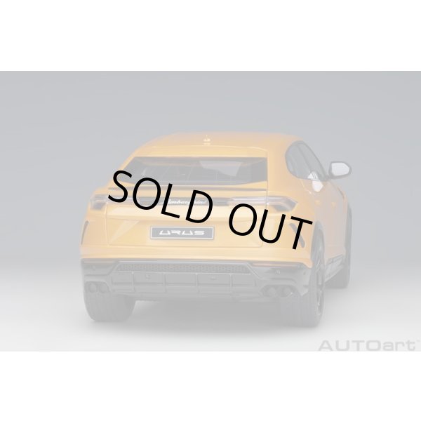 画像17: AUTOart 1/18 Lamborghini Urus (Arancio Borealis) (17)