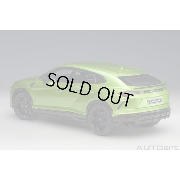 画像2: AUTOart 1/18 Lamborghini Urus (Verde Selvans) (2)
