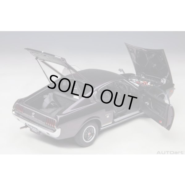 画像15: AUTOart 1/18 Toyota Celica Liftback 2000GT (RA25) 1973 (Dark Purple Metallic) (15)