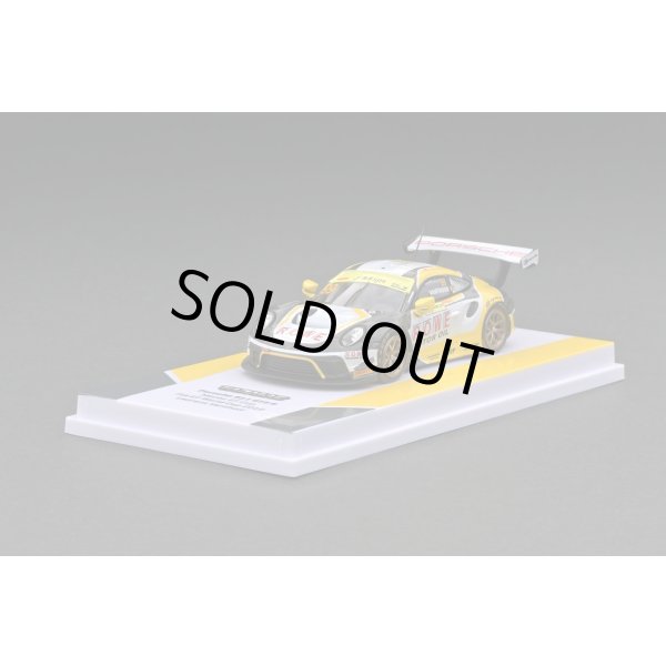 画像1: Tarmac Works 1/64 Porsche 911 GT3 R Macau GT Cup -FIA GT World Cup 2019 (1)