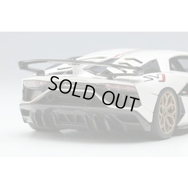 画像9: EIDOLON 1/43 Lamborghini Aventador SVJ 2018 (Leirion wheel) Bianco Isis / Italian Stripe Limited 120 pcs. (9)
