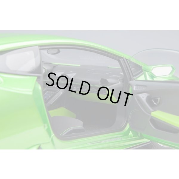 画像10: AUTOart 1/18 Lamborghini Huracan Evo (Verde Selvans) (10)
