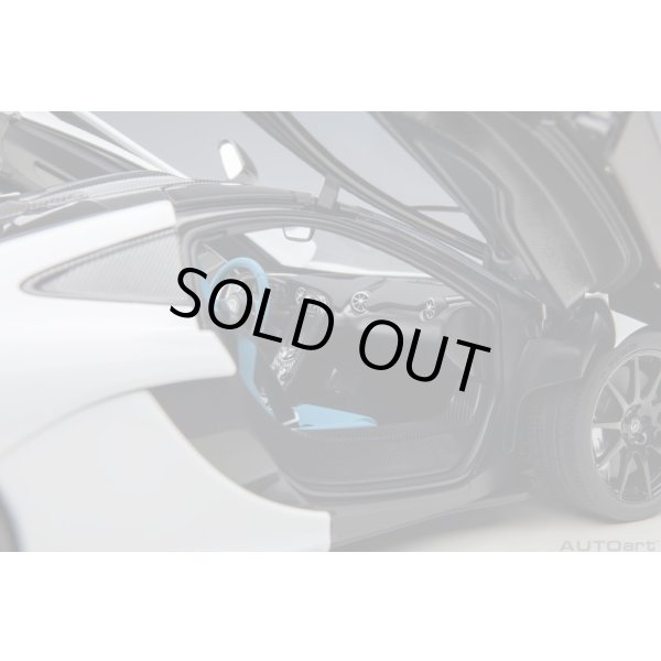 画像10: AUTOart 1/18 McLaren P1 (Alaskan Diamond White) (10)