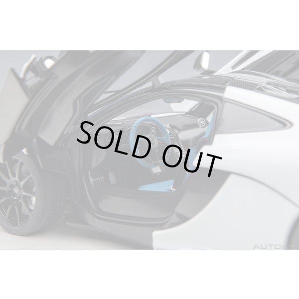 画像9: AUTOart 1/18 McLaren P1 (Alaskan Diamond White) (9)
