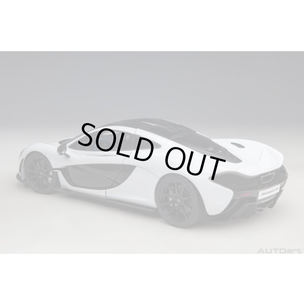画像2: AUTOart 1/18 McLaren P1 (Alaskan Diamond White) (2)