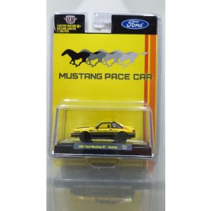画像: M2 Machines 1/64 1987 Ford Mustang GT Custom - Pearl Yellow, PMS 012 C Pearl