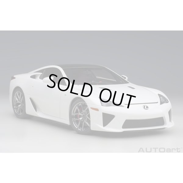 画像19: AUTOart 1/18 Lexus LFA (Whitest White/Carbon) (19)