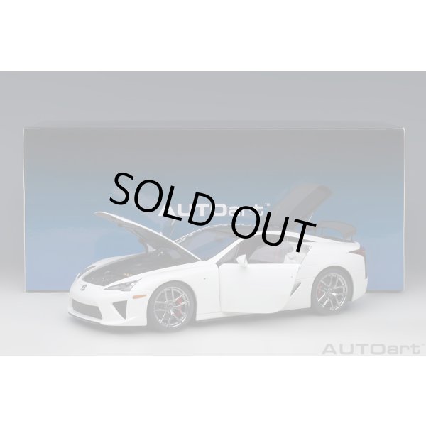 画像22: AUTOart 1/18 Lexus LFA (Whitest White/Carbon) (22)