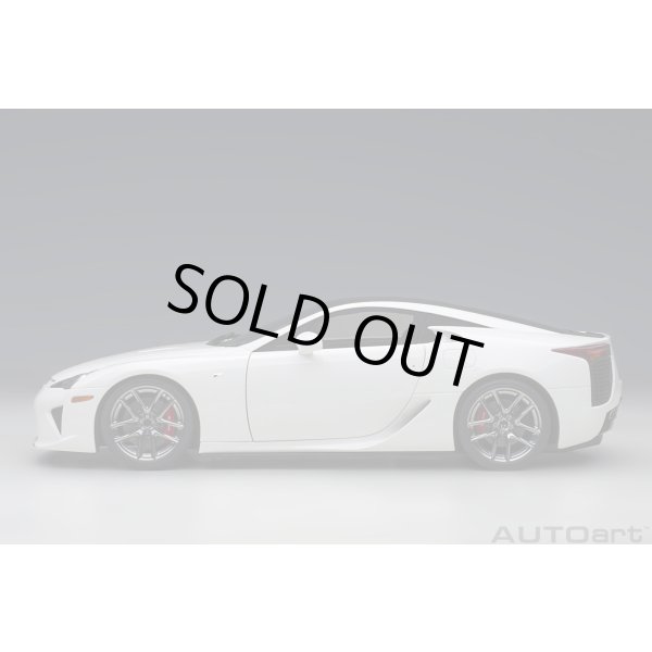 画像3: AUTOart 1/18 Lexus LFA (Whitest White/Carbon) (3)