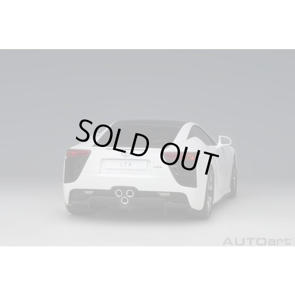 画像21: AUTOart 1/18 Lexus LFA (Whitest White/Carbon) (21)