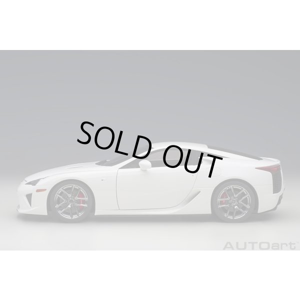 画像3: AUTOart 1/18 Lexus LFA (Whitest White) (3)
