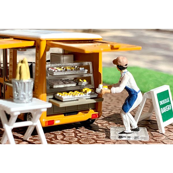 画像4: TOMYTEC 1/64 Diorama Collection 64 #Car Snap 18a Bakery Shop (4)