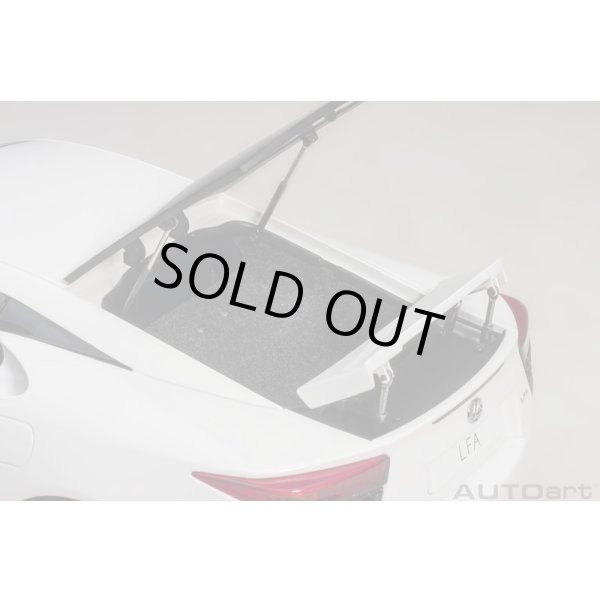 画像12: AUTOart 1/18 Lexus LFA (Whitest White) (12)