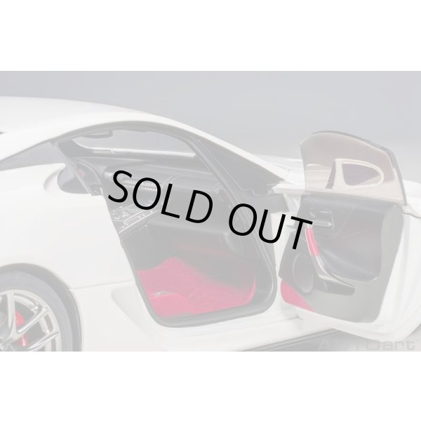 画像10: AUTOart 1/18 Lexus LFA (Whitest White) (10)