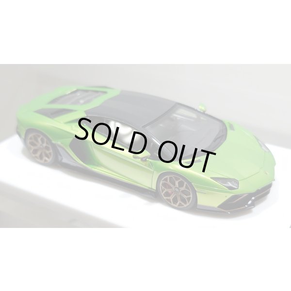画像11: EIDOLON 1/43 Lamborghini Aventador LP780-4 Ultimae 2021 (Leirion Wheel) Giallo Verde Pearl Carbon Roof Limited 35 pcs. (11)