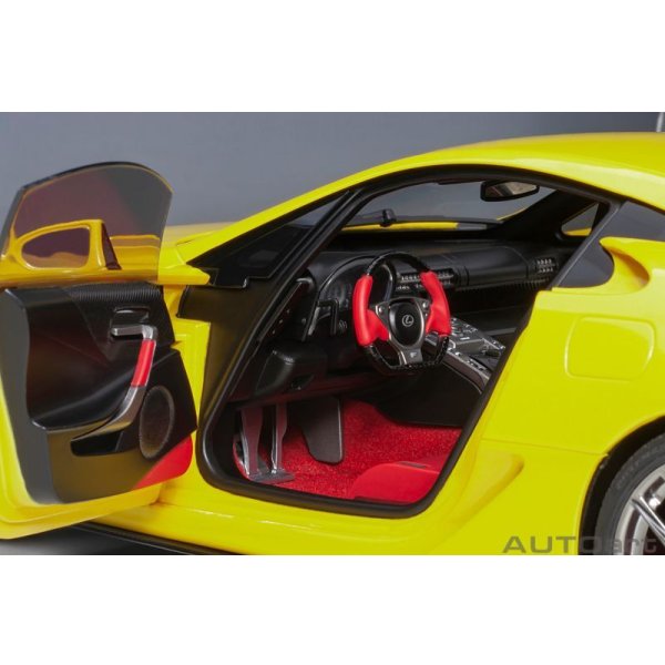 画像9: AUTOart 1/18 Lexus LFA (Pearl Yellow) (9)