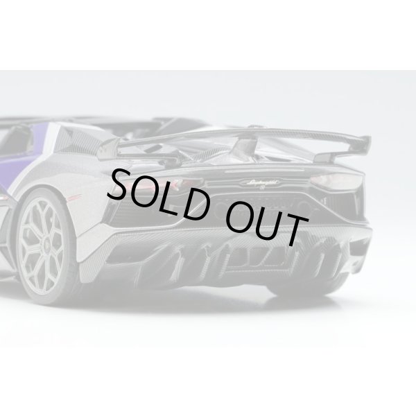 画像8: EIDOLON COLLECTION 1/43 Lamborghini Aventador SVJ Roadster 2020 Ad Personam 2 tone paint Viola Hestia/Grigio Lynx (8)