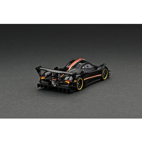 画像2: Tarmac Works 1/64 Pagani Zonda Revolución Nero Oro (2)
