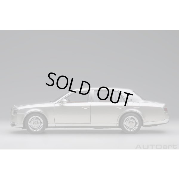 画像3: AUTOart 1/18 Toyota Century Special Edition (Radiant Silver Metallic) 精華 ＜せいか＞ (3)
