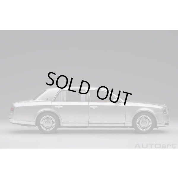 画像4: AUTOart 1/18 Toyota Century Special Edition (Radiant Silver Metallic) 精華 ＜せいか＞ (4)