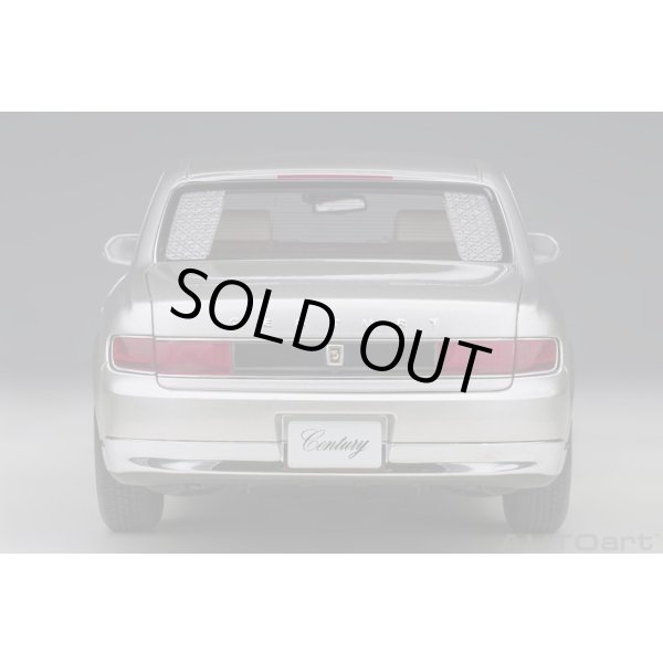 画像6: AUTOart 1/18 Toyota Century Special Edition (Radiant Silver Metallic) 精華 ＜せいか＞ (6)