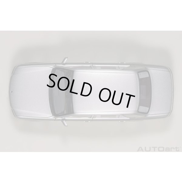 画像7: AUTOart 1/18 Toyota Century Special Edition (Radiant Silver Metallic) 精華 ＜せいか＞ (7)