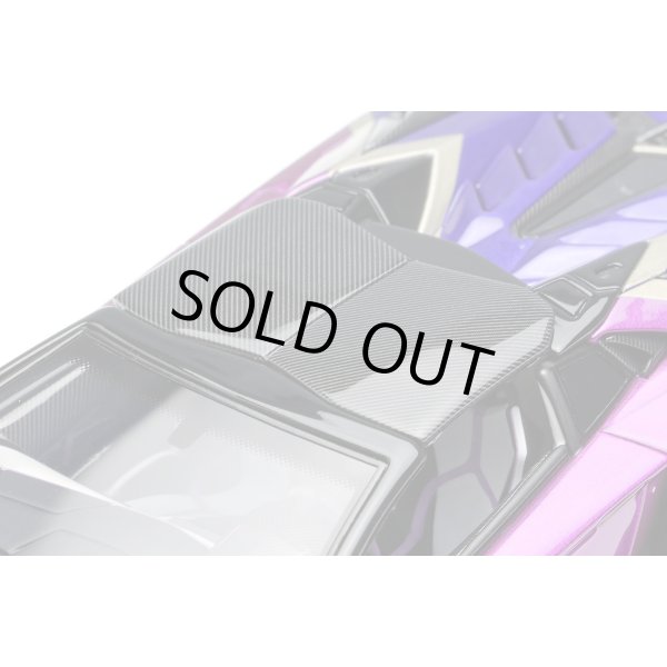 画像8: EIDOLON COLLECTION 1/43 Lamborghini Aventador SVJ Roadster 2020 Ad Personam 2 tone paint Viola Fineo / Viola Hestia Limited 150 pcs. (8)