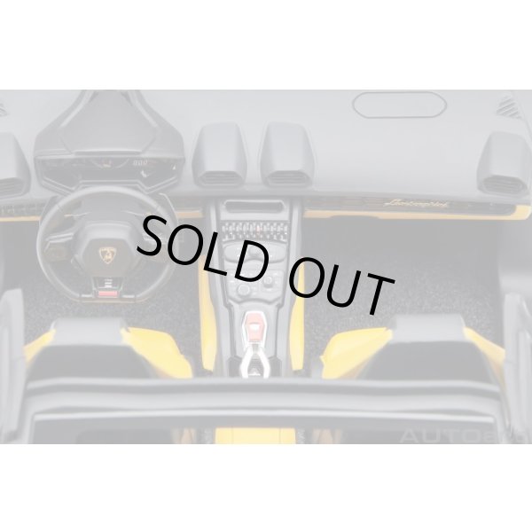 画像14: AUTOart 1/18 Liberty Walk LB-Silhouette Works Lamborghini Huracan GT (Metallic Yellow) (14)
