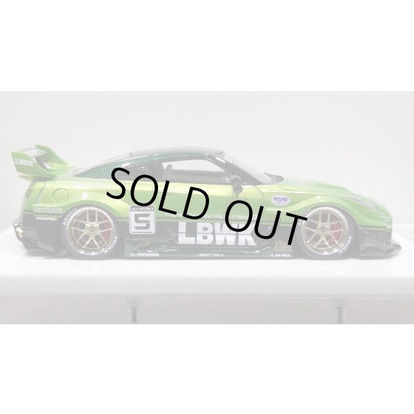画像6: EIDOLON 1/43 LB-Silhouette WORKS GT 35GT-RR Giallo Verde Pearl / Dark Green Two-Tone color Limited 35 pcs. (6)