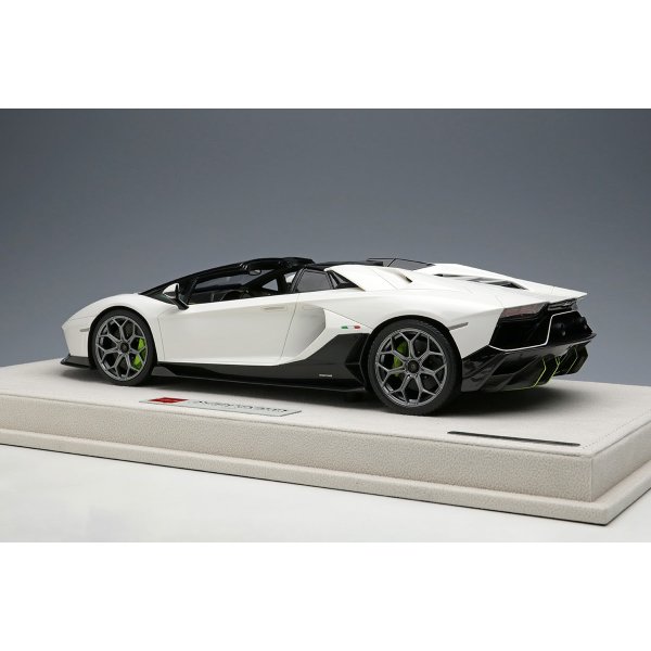 画像3: EIDOLON 1/18 Lamborghini Aventador LP780-4 Ultimae Roadster 2021 (Leirion Wheel) Bianco Opalis / Black Limited 50 pcs. (3)