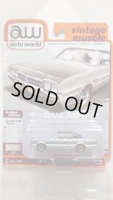 画像: auto world 1/64 1966 Oldsmobile 442 Silver Mist/Black