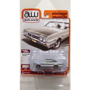 画像: auto world 1/64 1966 Oldsmobile 442 Silver Mist/Black