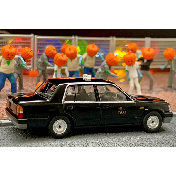 画像10: TOMYTEC 1/64 Diorama Collection 64 #Car Snap 20a Halloween (10)