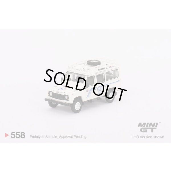 画像2: MINI GT 1/64 Land Rover Defender 110 1991 Safari Rally Martini Racing Support Vehicle (LHD) (2)