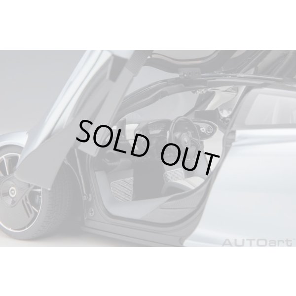 画像9: AUTOart 1/18 McLaren Speedtail (Frozen Blue) (9)