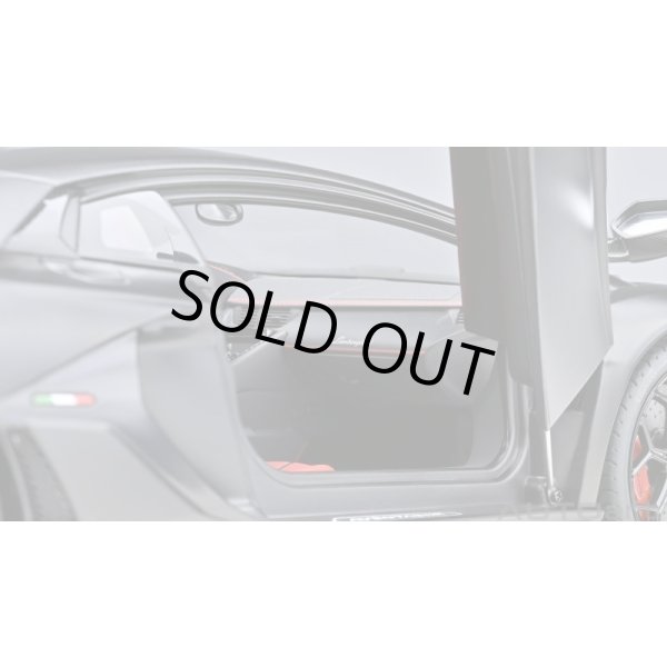 画像10: AUTOart 1/18 Lamborghini Aventador SVJ (Nero Nemesis) (10)