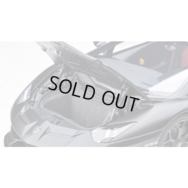 画像11: AUTOart 1/18 Lamborghini Aventador SVJ (Nero Nemesis) (11)