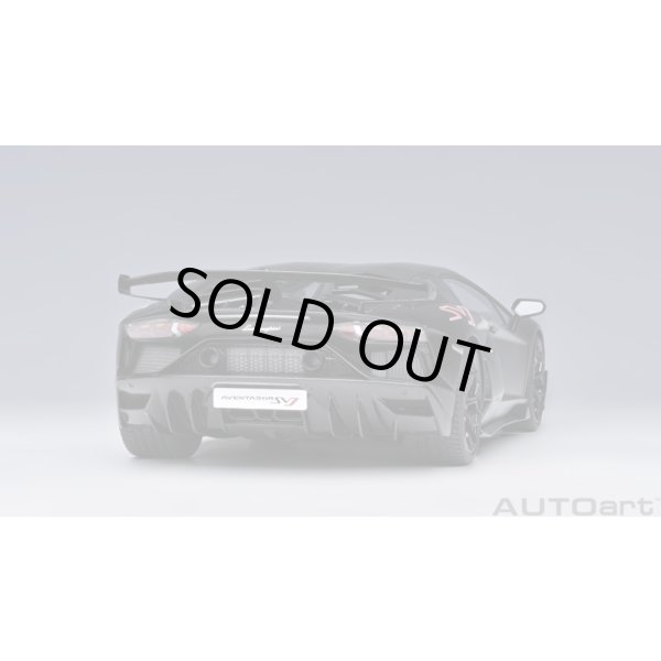 画像18: AUTOart 1/18 Lamborghini Aventador SVJ (Nero Nemesis) (18)