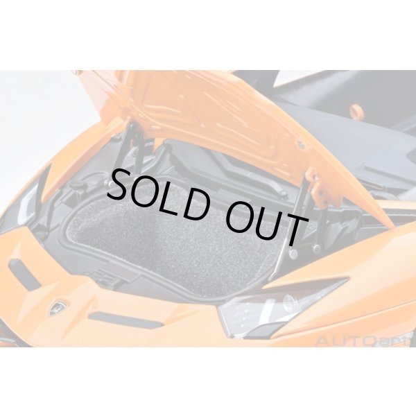 画像11: AUTOart 1/18 Lamborghini Aventador SVJ (Arancio Atlas) (11)