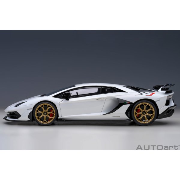 画像4: AUTOart 1/18 Lamborghini Aventador SVJ (Bianco Asopo) (4)