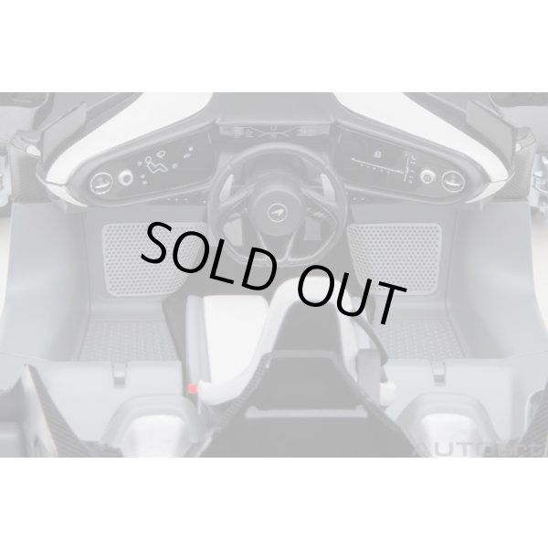 画像20: AUTOart 1/18 McLaren Speedtail (Frozen Blue) (20)