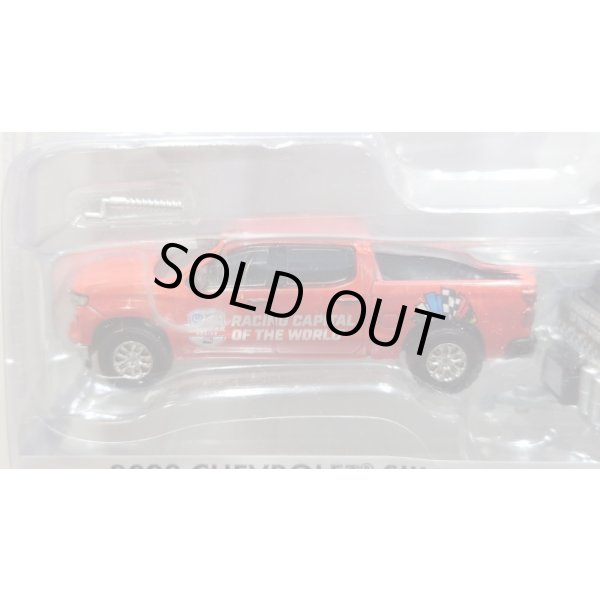 画像4: GREEN LiGHT 1/64 Hitch & Tow - 2023 Chevrolet Silverado and Indianapolis Motor Speedway Trailer (4)