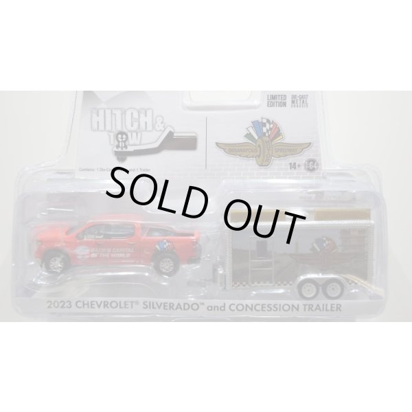 画像2: GREEN LiGHT 1/64 Hitch & Tow - 2023 Chevrolet Silverado and Indianapolis Motor Speedway Trailer (2)