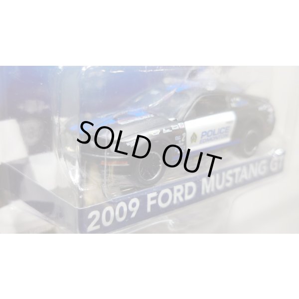 画像3: GREEN LiGHT EXCLUSIVE 1/64 2009 Ford Mustang GT - Edmonton Police, Edmonton, Alberta, Canada - Blue Line Racing 25 Years (3)