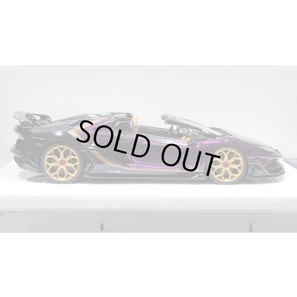 画像6: EIDOLON 1/43 Lamborghini Aventador SVJ Roadster 2020 2 tone paint Alba Cielo / Metallic Black Limited 35 pcs. (6)