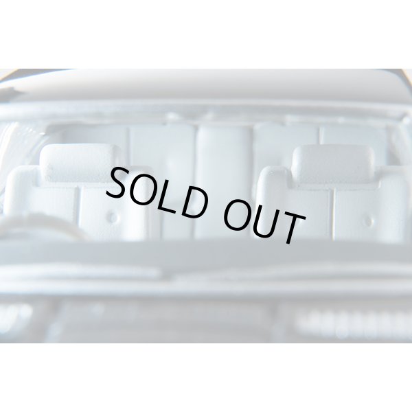 画像8: TOMYTEC 1/64 Limited Vintage NEO Nissan Gloria 4-Door HT F Type 2800 Brougham (Black) '78 (8)