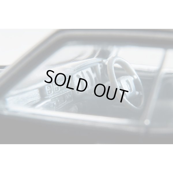 画像9: TOMYTEC 1/64 Limited Vintage NEO Nissan Gloria 4-Door HT F Type 2800 Brougham (Black) '78 (9)