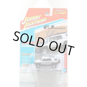 画像: JOHNNY LIGHTNING 1/64 2007 Toyota FJ Cruiser Titanium Silver
