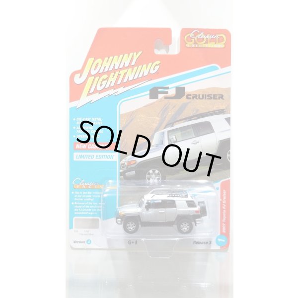 画像1: JOHNNY LIGHTNING 1/64 2007 Toyota FJ Cruiser Titanium Silver (1)